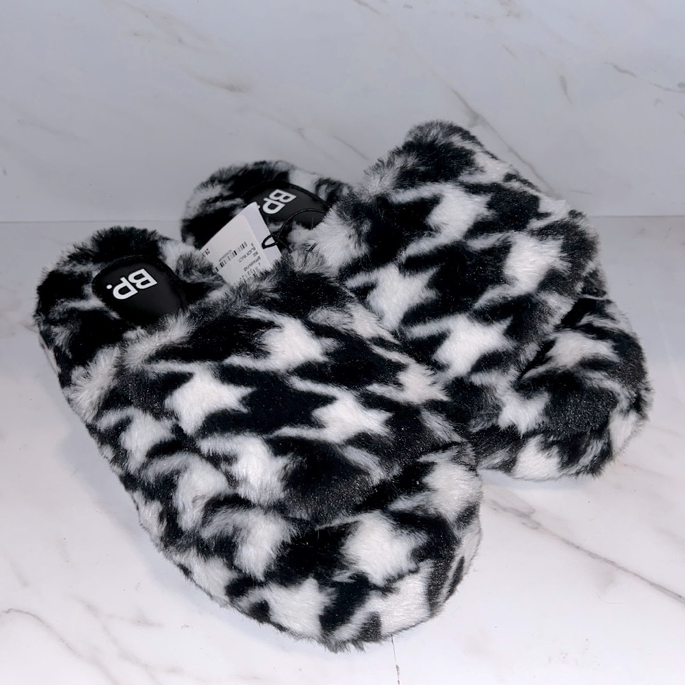 NEW BP faux fur slide slipper black white